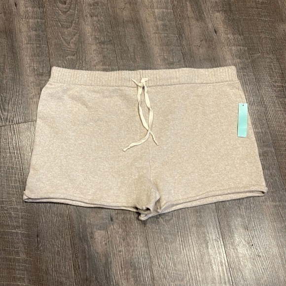 Abound brand sweater shorts - Picture 1 of 4